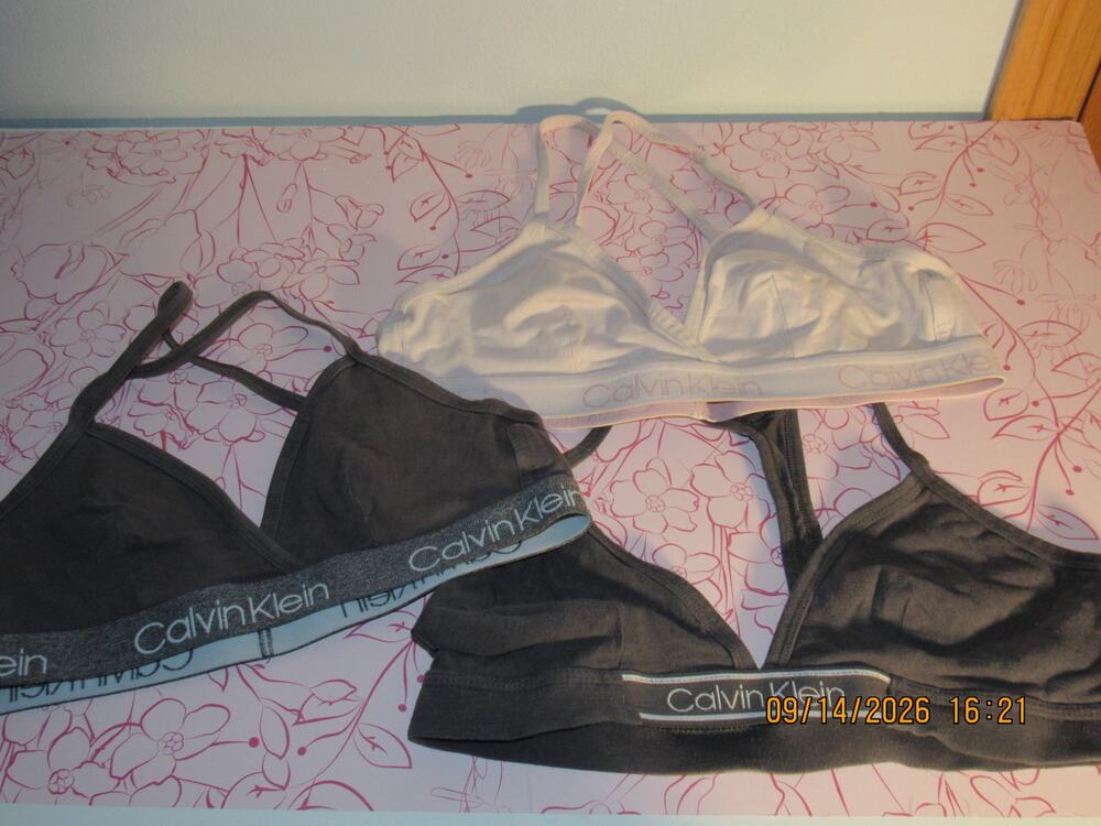 3 - Pack Calvin Klein Bralettes Size Medium
